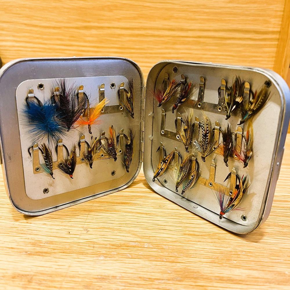 Wheatley Salmon Fly Box With Cast Carrier Compartment & 22 Dressed Salmon flies-Gamefish